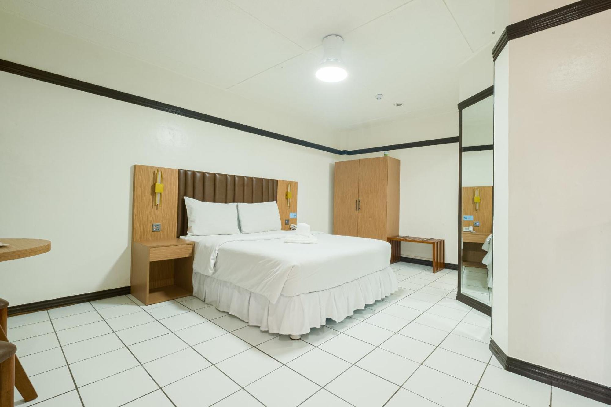 Orchid Inn Angeles Rum bild